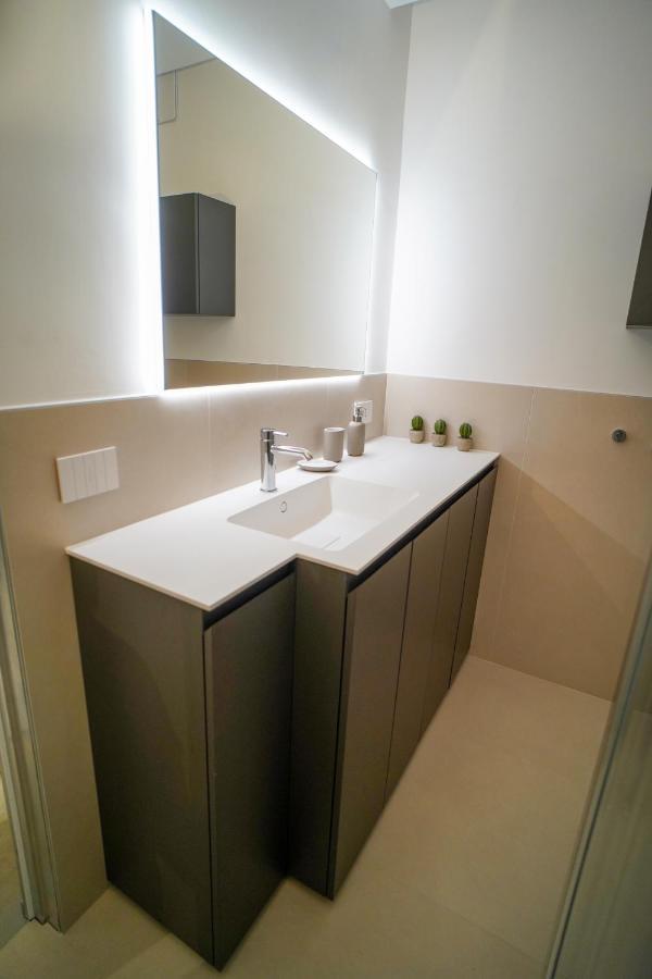 La Perla Di Bari - Private Parking Apartment ภายนอก รูปภาพ