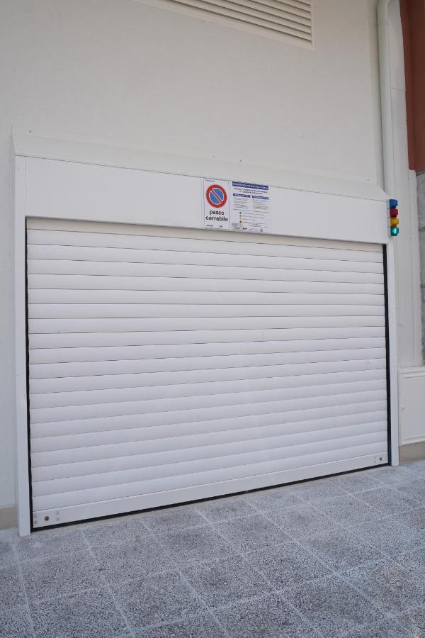 La Perla Di Bari - Private Parking Apartment ภายนอก รูปภาพ