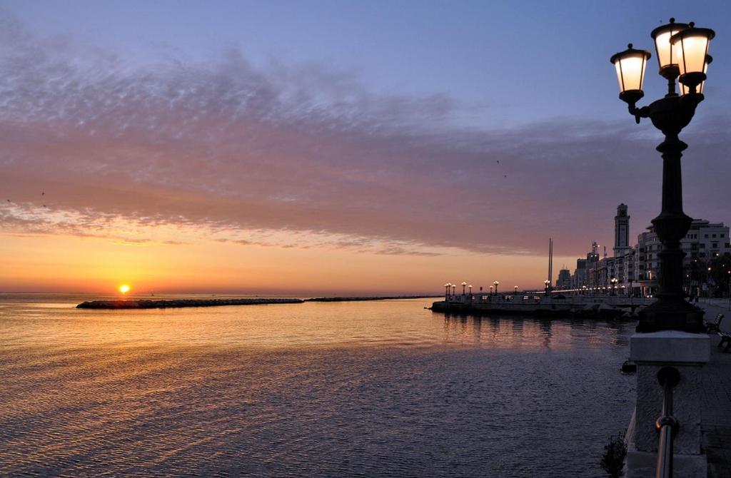 La Perla Di Bari - Private Parking Apartment ภายนอก รูปภาพ